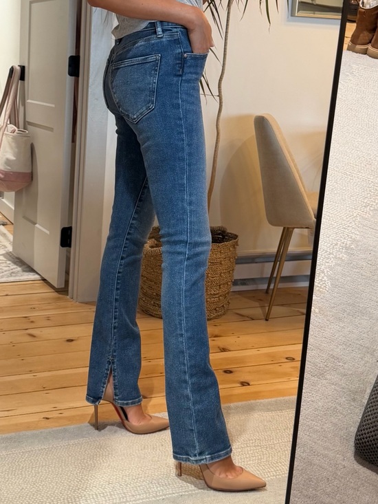 Express - Mid Rise Medium Wash Hyper Sculpt Skyscraper Jeans 0R - Picture 4 of 6